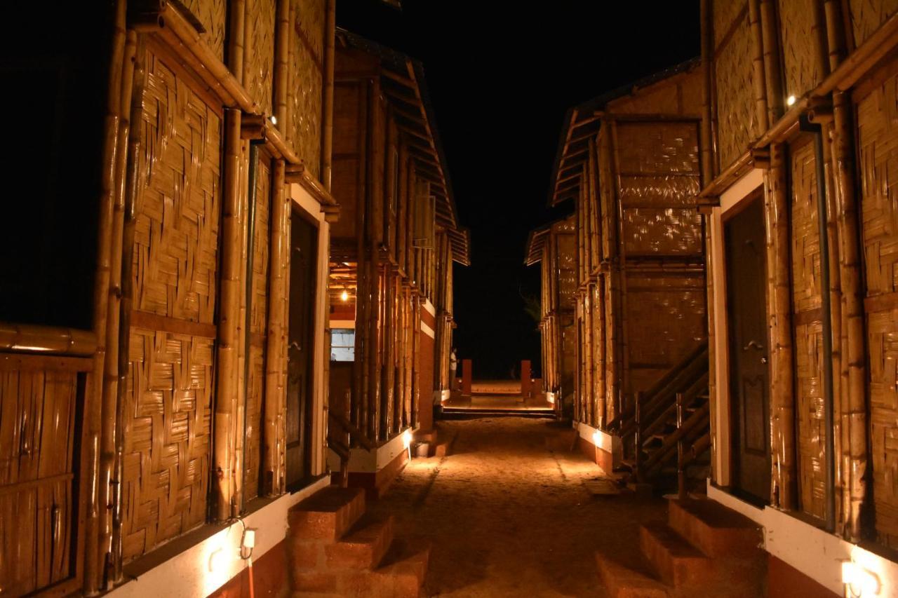 Chivarin Resorts Mālvan Exterior foto